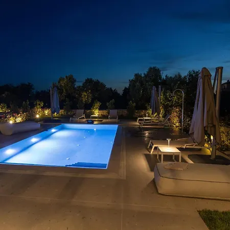 Луксозна вила Olive Luxury *