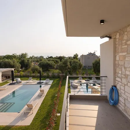Луксозна вила Olive Luxury *